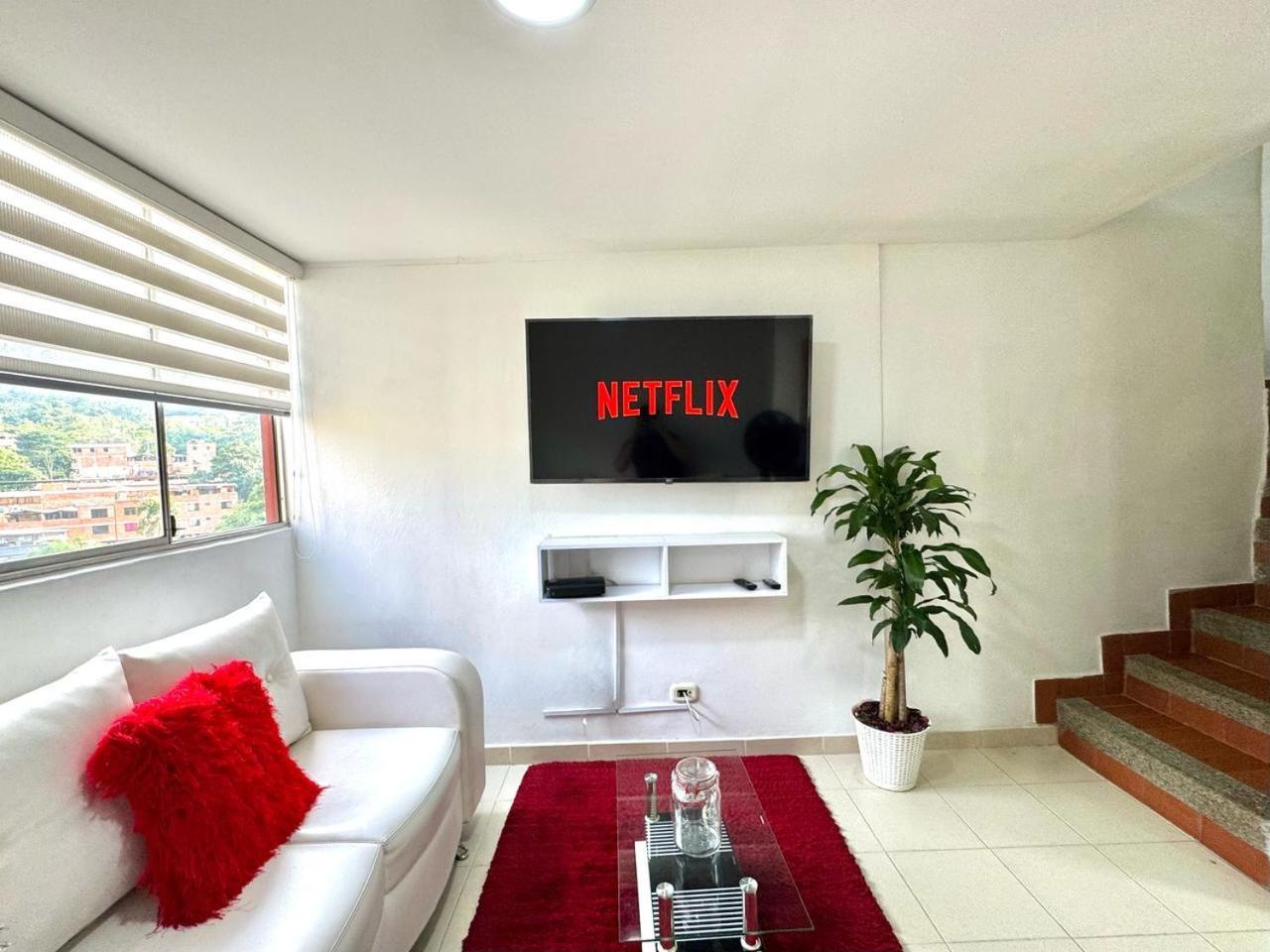 Apartamento Zona Rosa De Medellin, Ubicacion Cerca De Centros Comerciales Y Tranvia Del Metro Ba Medellín