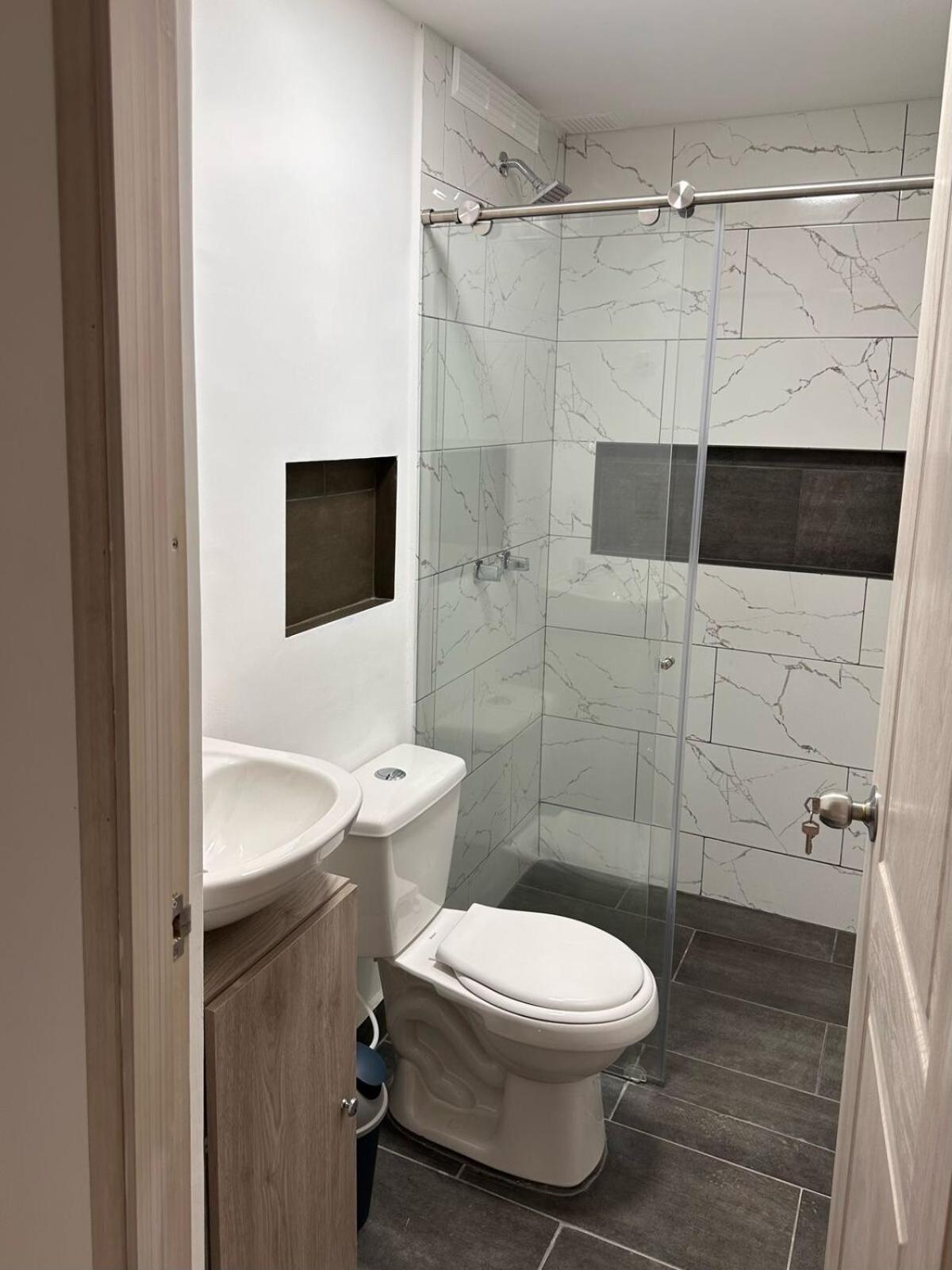Family In Belen, Comfortable, Conveniently Located, Wi-fi Apartamento