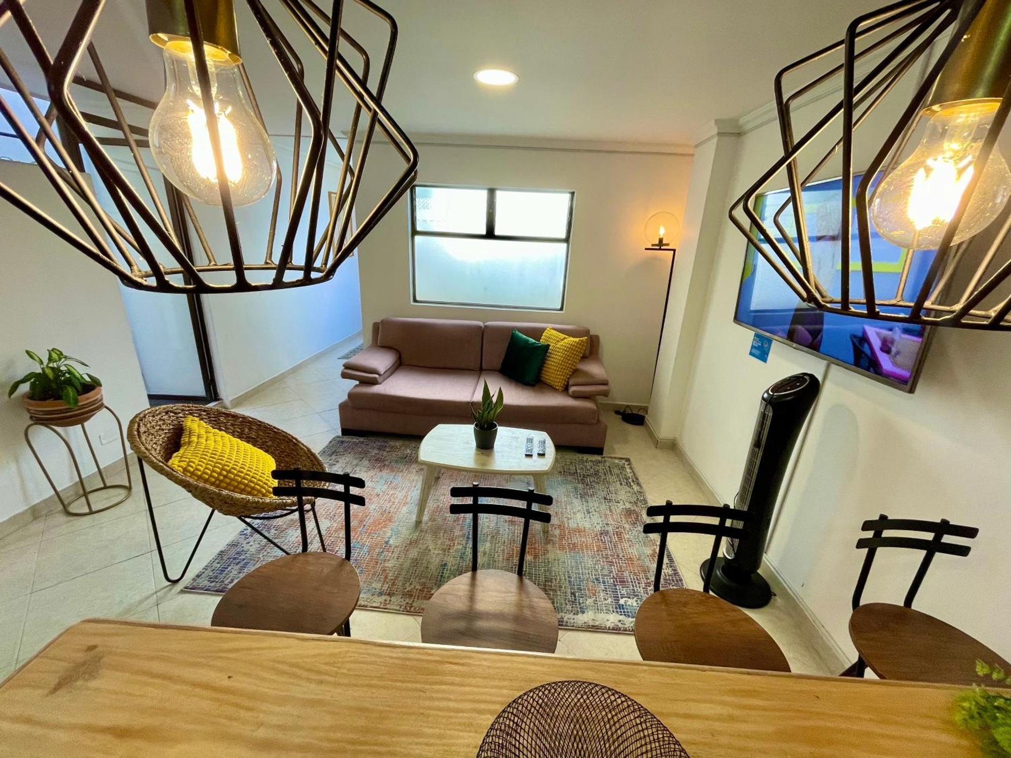 Laureles Excelente Ubicacion La 70 Estadio, Cerca Al Poblado Apartamento