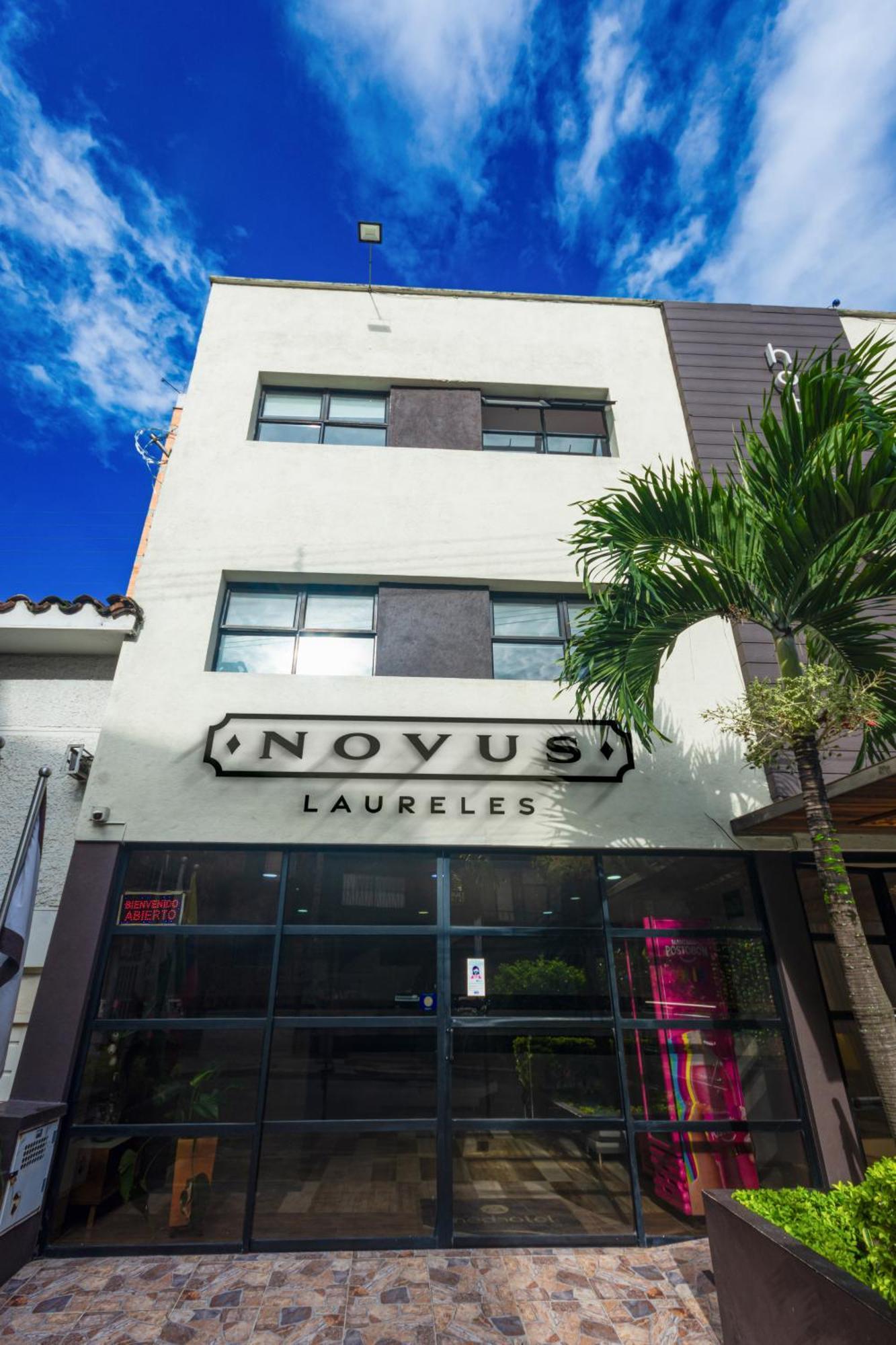 Novus Laureles