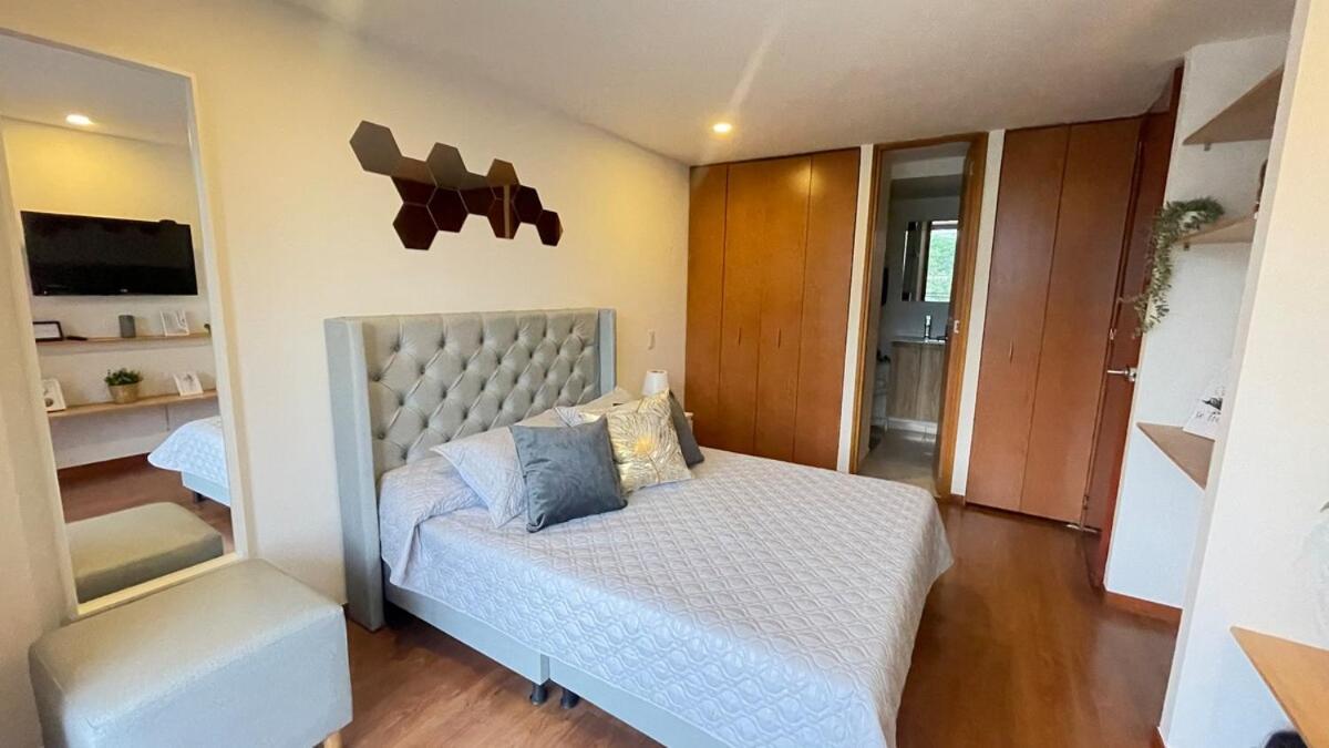 Aparta Estudio Muy Bien Ubicado * Medellín