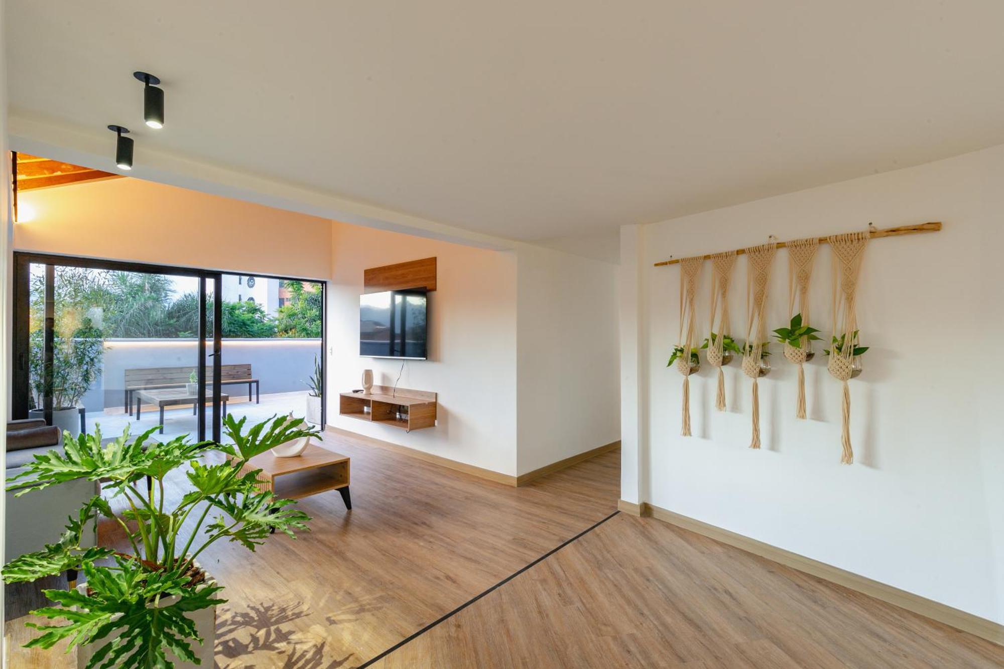 Apartamento B3 4br Poblado Penthouse Wit Ac And Jacuzzi *