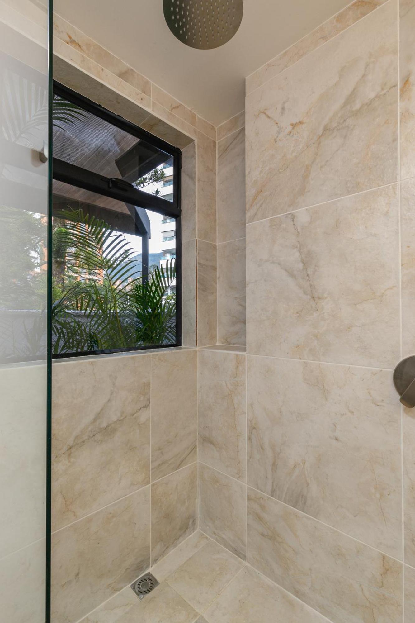 B3 4br Poblado Penthouse Wit Ac And Jacuzzi Apartamento