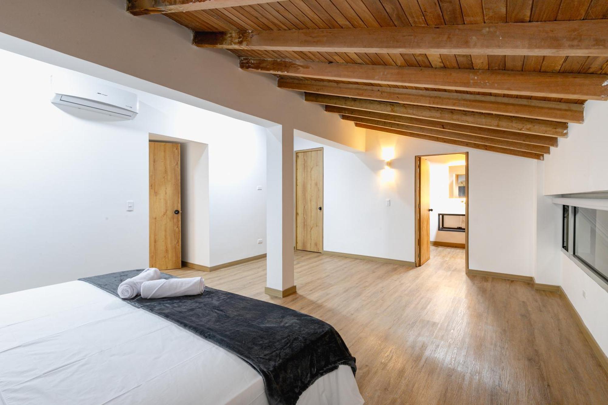 Apartamento B3 4br Poblado Penthouse Wit Ac And Jacuzzi