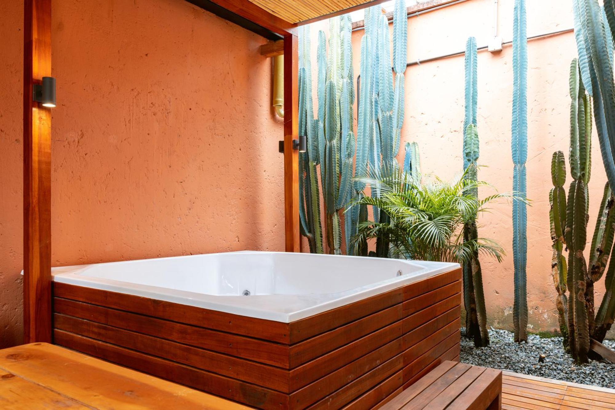 5br Poblado Close To Lleras Jacuzzi Cinema Ac Villa Medellin