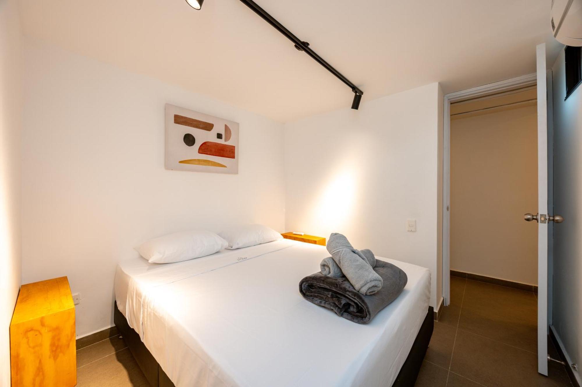 5br Poblado Close To Lleras Jacuzzi Cinema Ac Medellin
