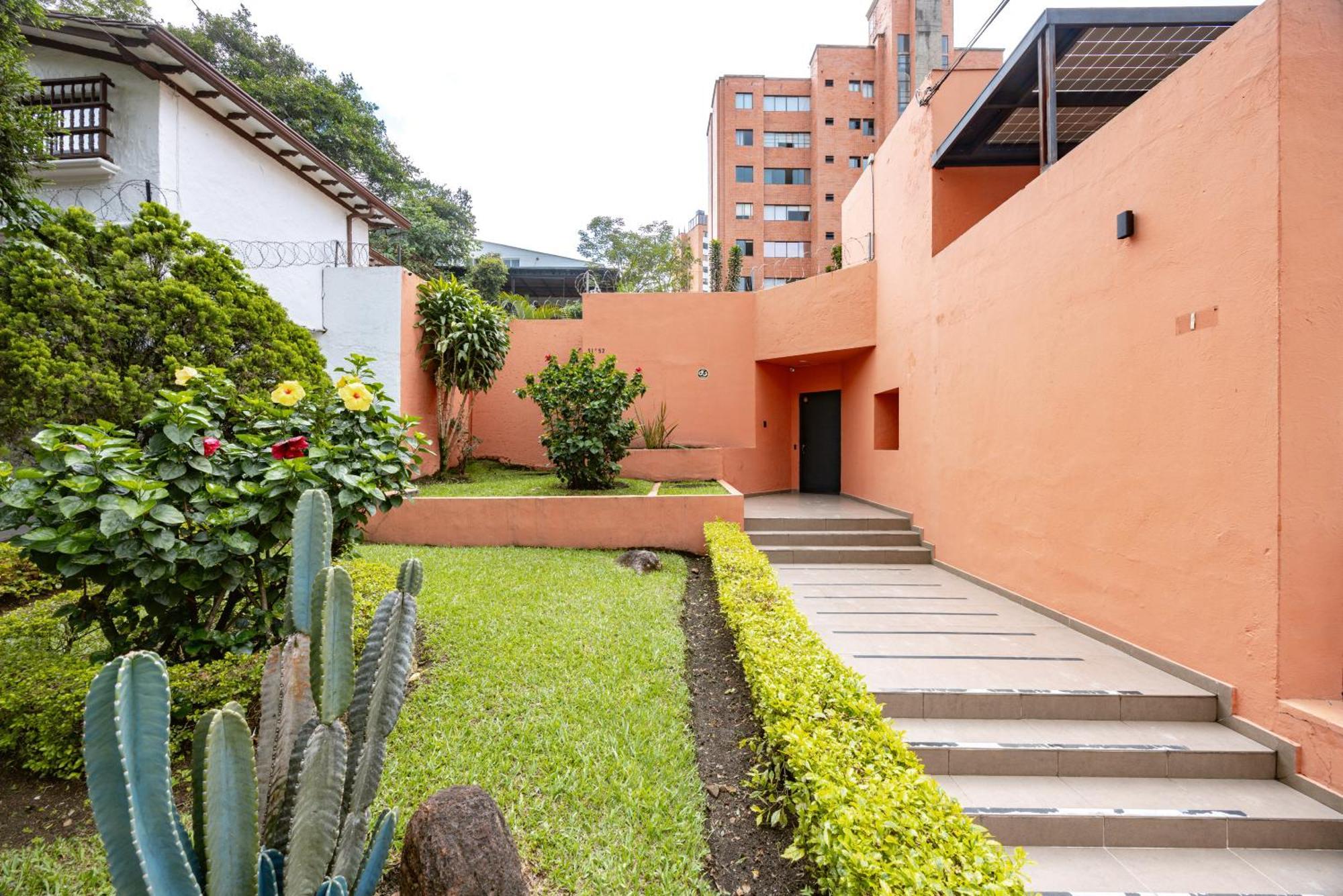 5br Poblado Close To Lleras Jacuzzi Cinema Ac * Medellin