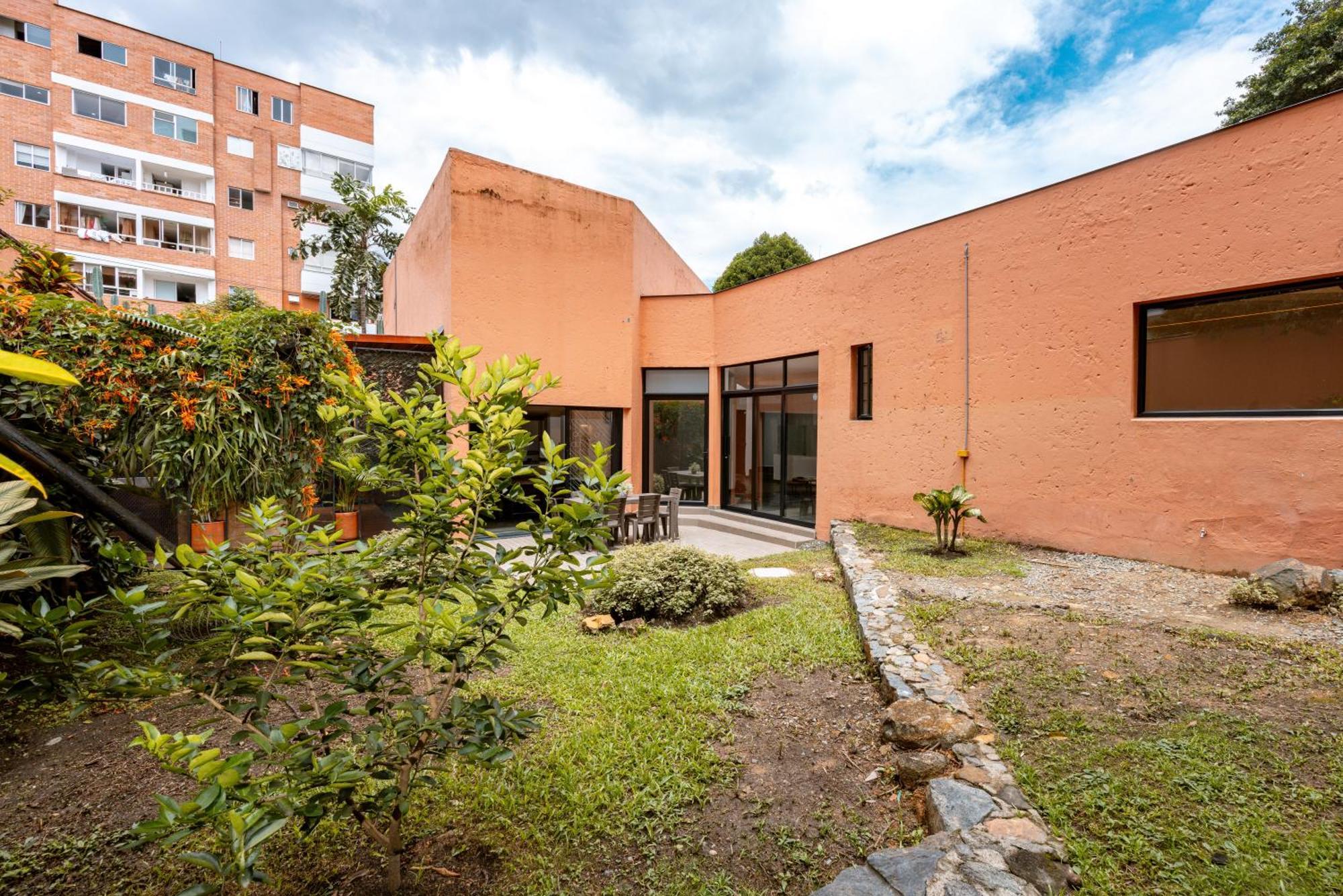 Villa 5br Poblado Close To Lleras Jacuzzi Cinema Ac *