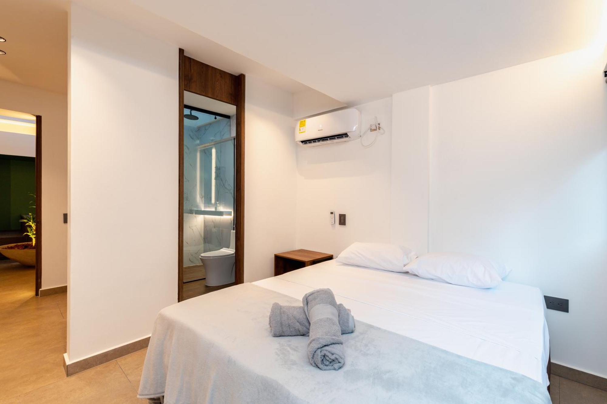Ll 203 4br 4bath Close To Lleras Park - Poblado - *