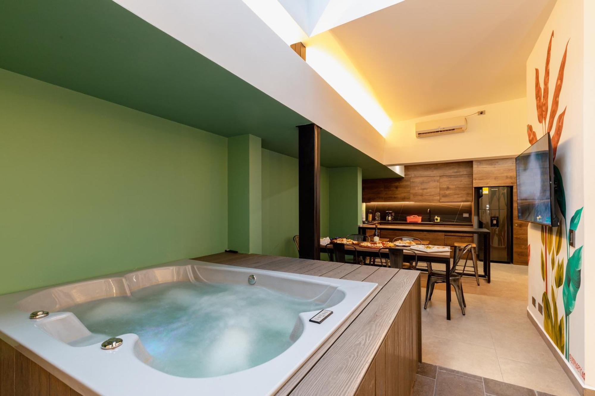 Ll 203 4br 4bath Close To Lleras Park - Poblado - Apartamento *