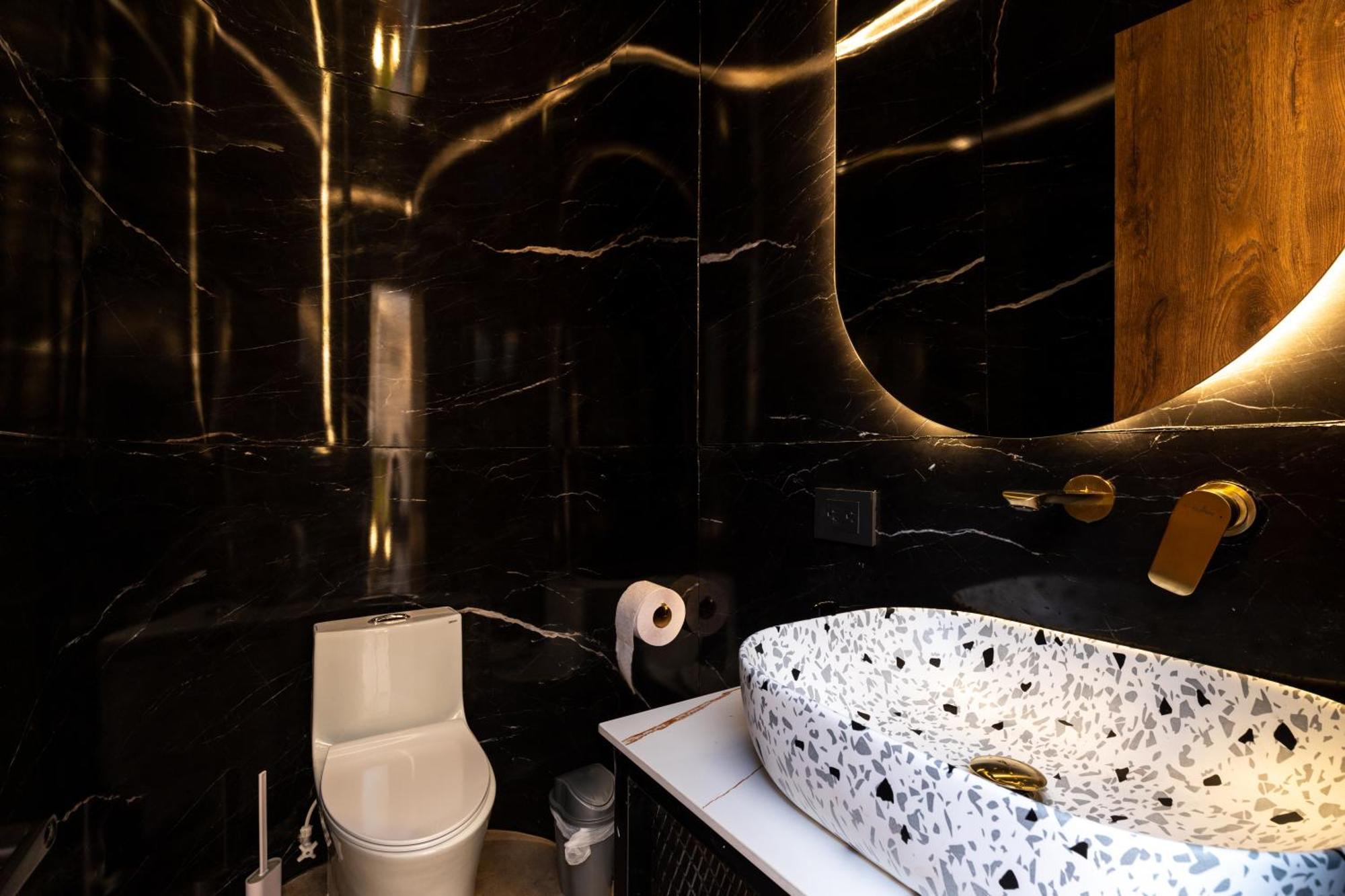 Ll 203 4br 4bath Close To Lleras Park - Poblado - * Medellín