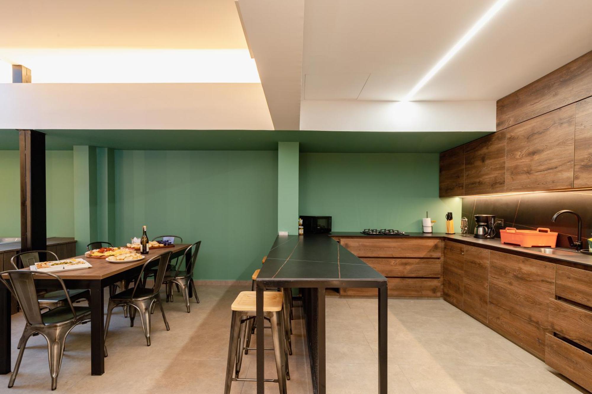 Ll 203 4br 4bath Close To Lleras Park - Poblado - Apartamento