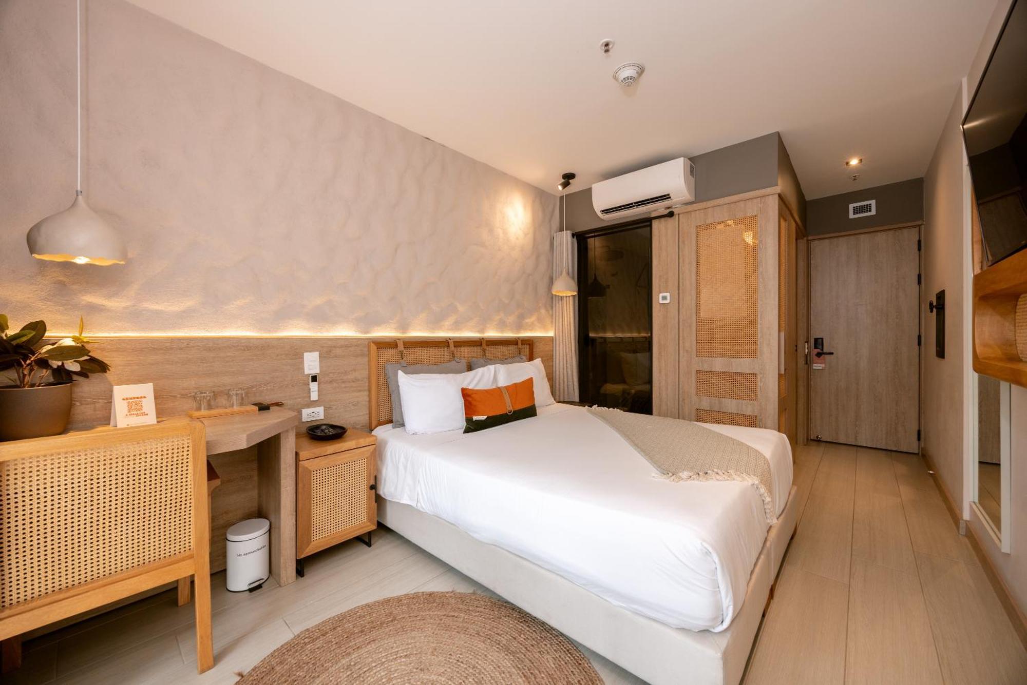 Landmark Hotel 4*