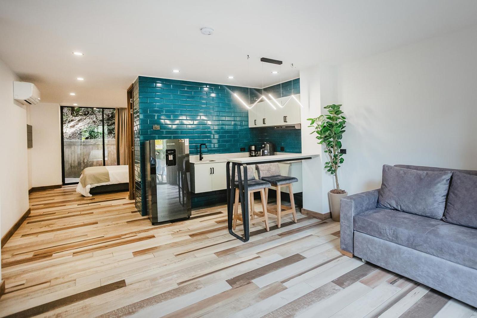 Hotel Nomadic