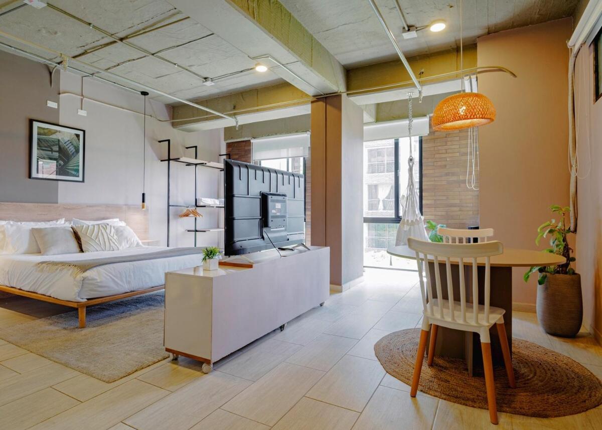 Cozy And Bright Loft In Laureles Medellín