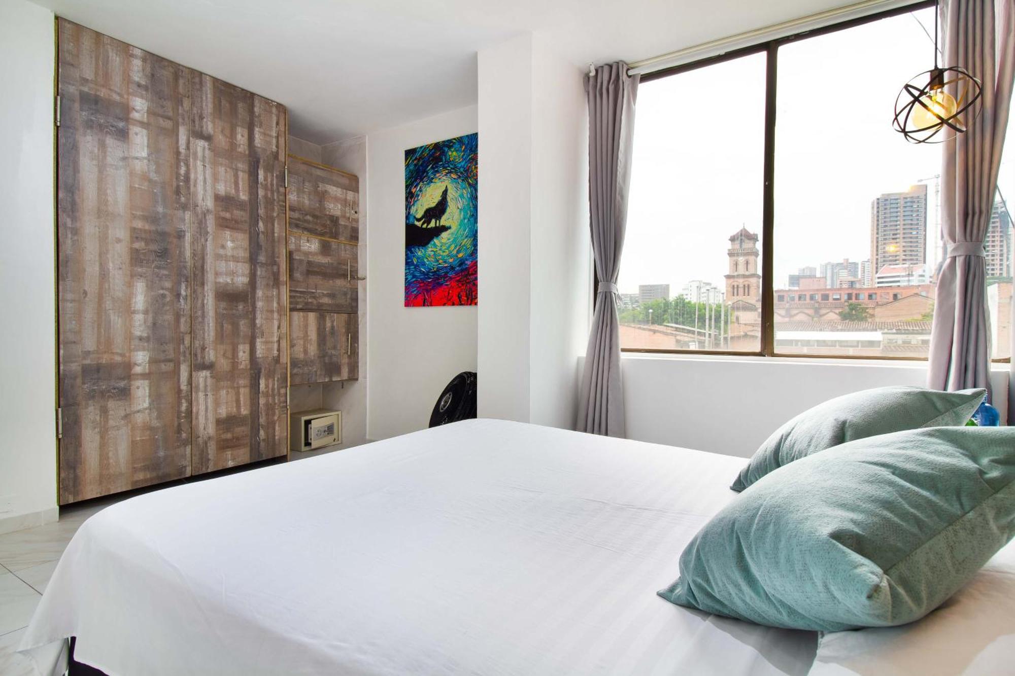 Apartamento 3 Bedroom Apartment, With Arcade Machine - 1 Block From Lleras Park P7