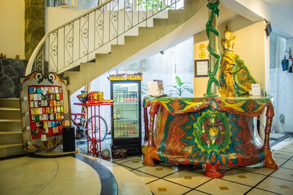 Buddha Hostal *