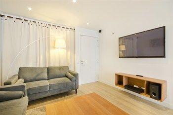 Oasis Suites Hotel 4*