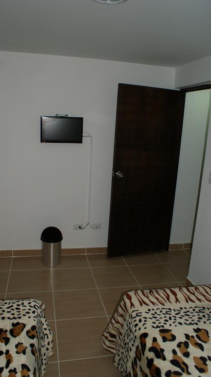 Hostal El Hangar 65