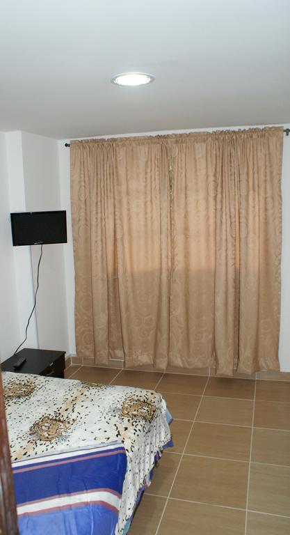 Hostal Hostal El Hangar 65 *