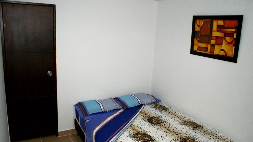 Hostal El Hangar 65