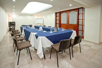 Lukas 3* Medellín