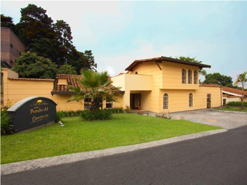 Hotel Portales Del Campestre 4*
