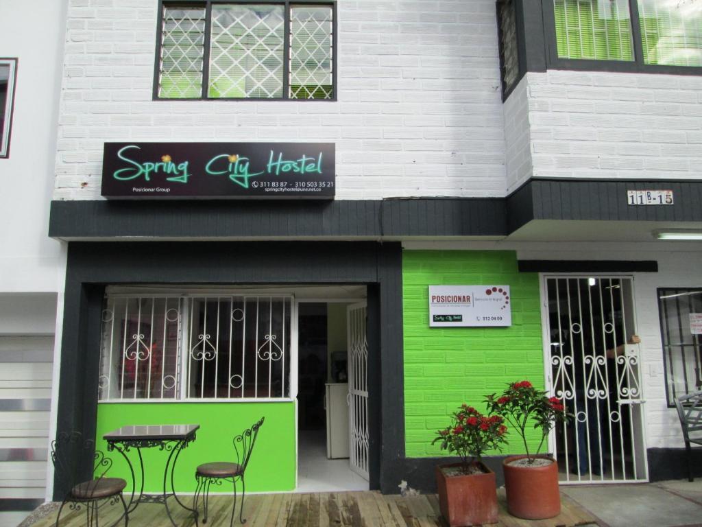Hostal Spring *