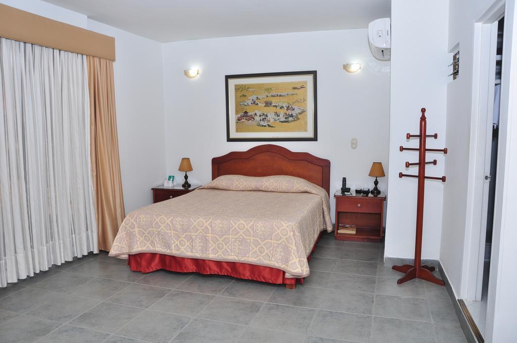 Hotel Laureles 70 3*