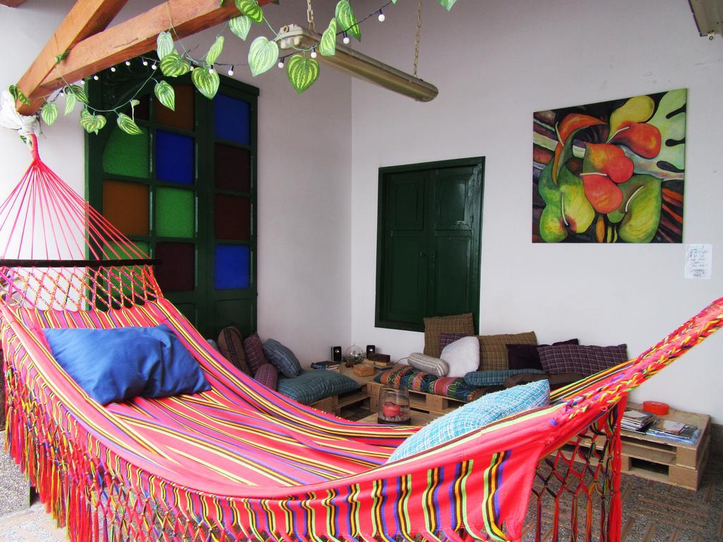 Pensión Albaka House *
