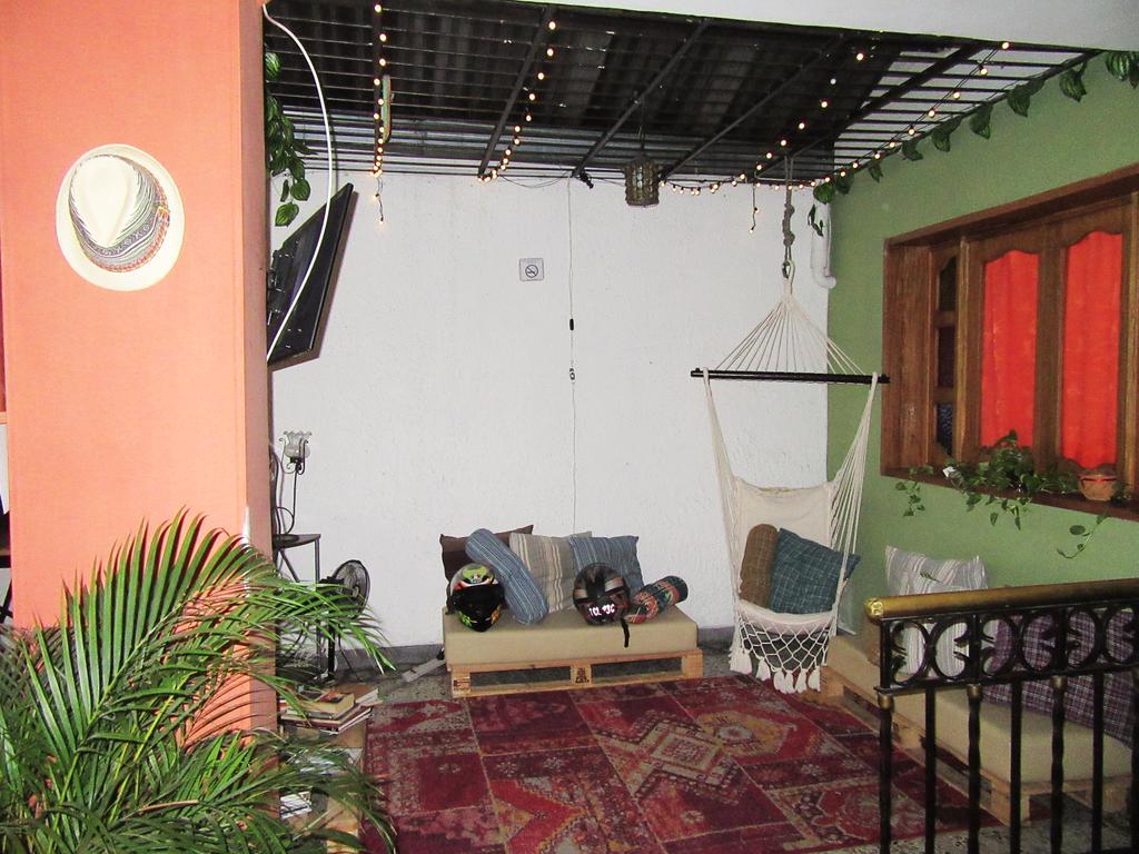 Pensión Albaka House *