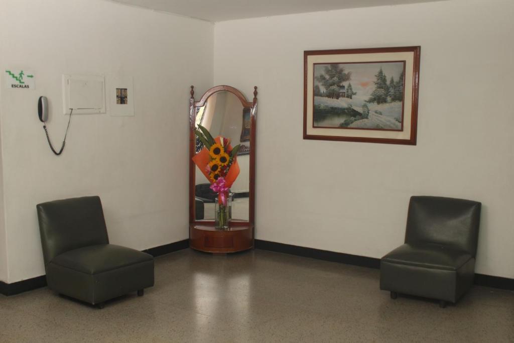 Manzanares Hotel