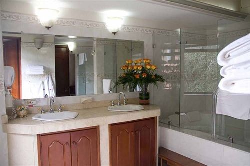 Casa Laureles Hotel