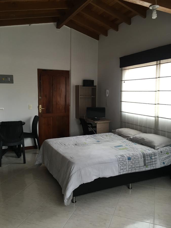 Apartaestudio La Floresta *