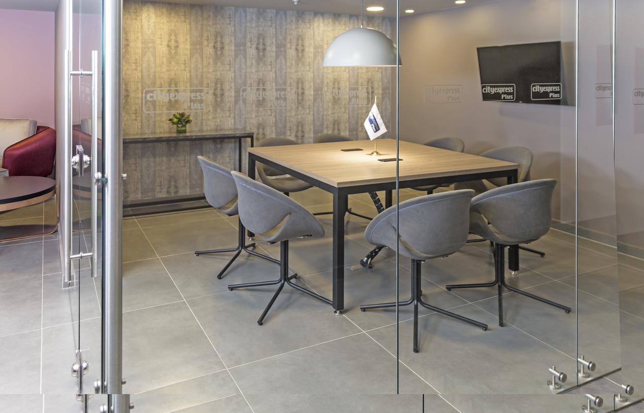 Hotel Express By Marriott Colombia 4*
