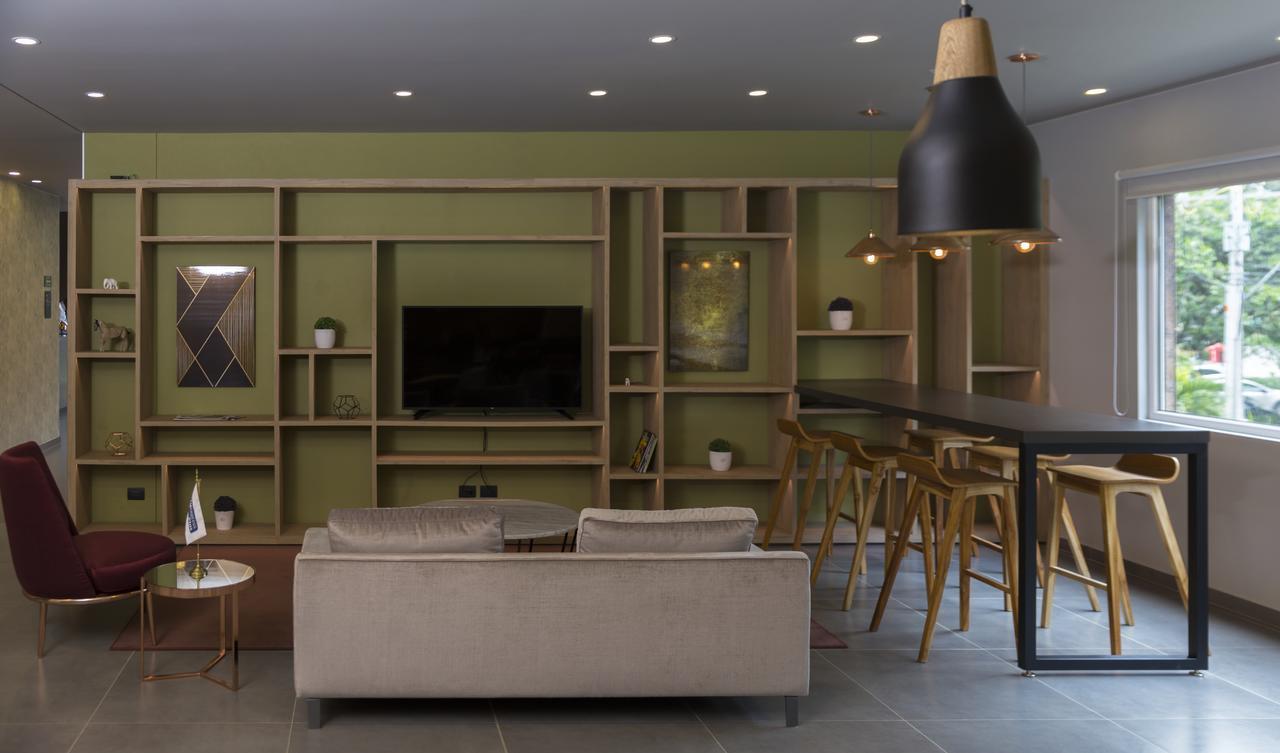 Hotel Express By Marriott Colombia