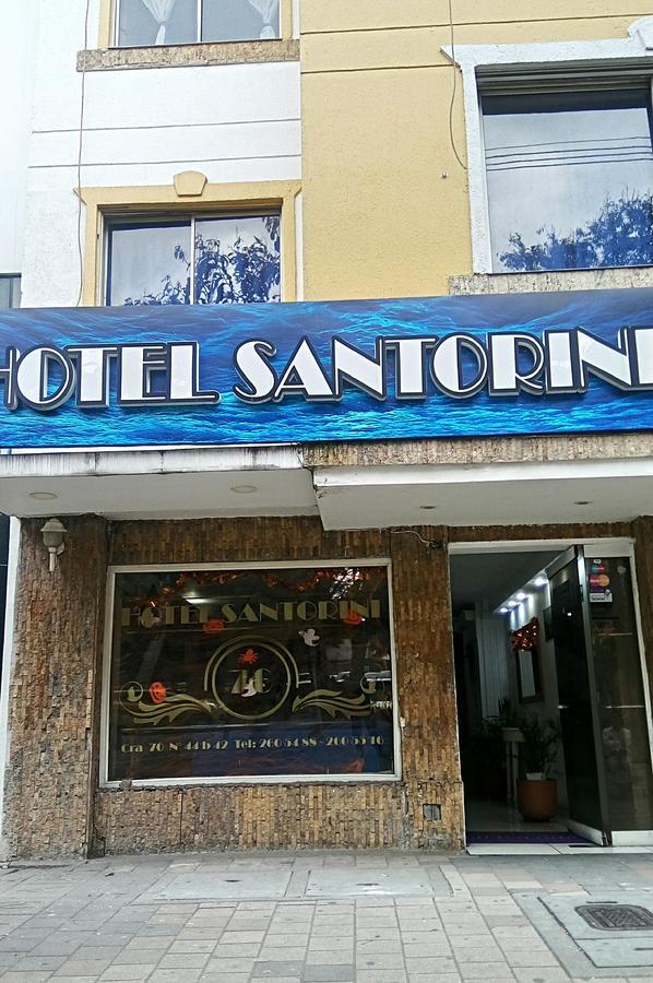 Santorini 70 *