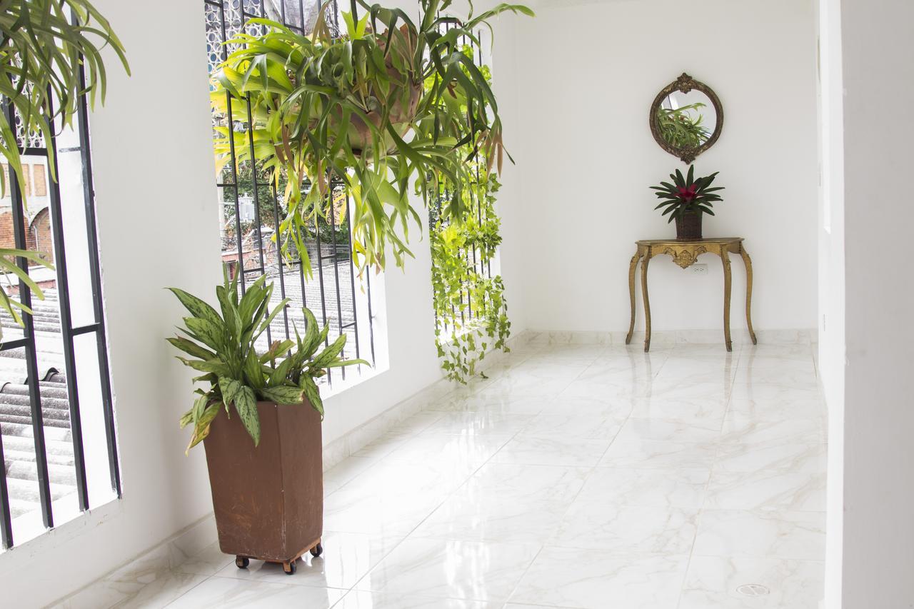 Hotel Casa Santa Ana *