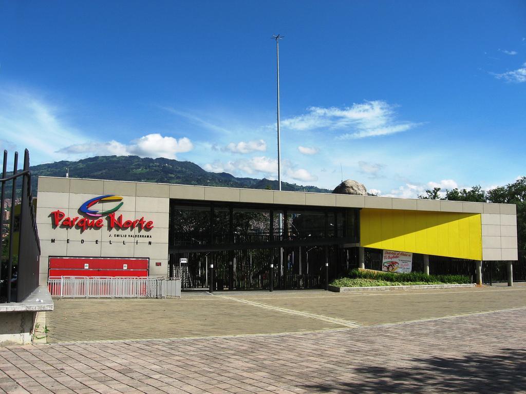 U De Antioquia * Medellín