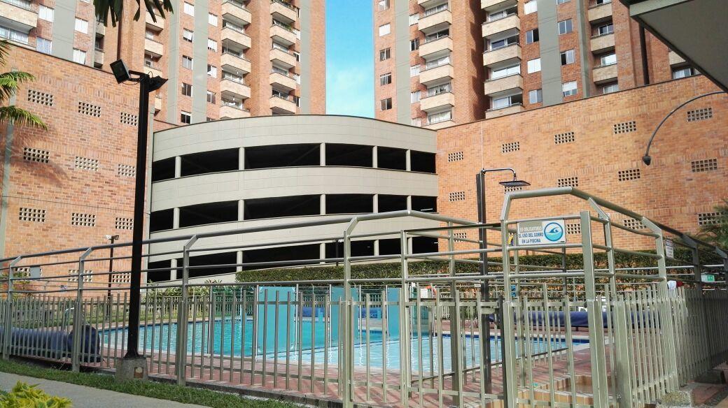 Torres De Patio Bonito 1608 * Medellín