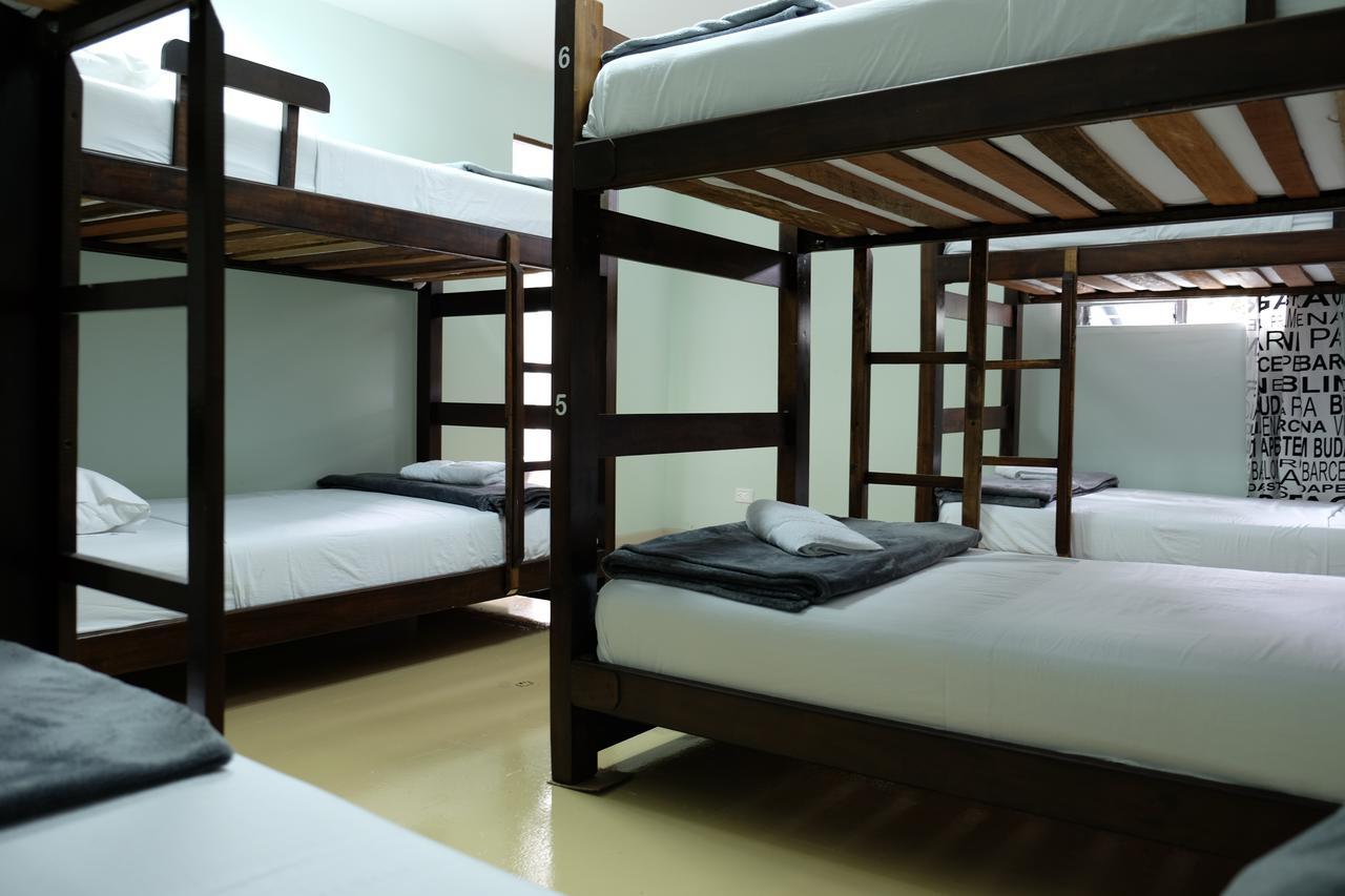 Ivy Hostal *