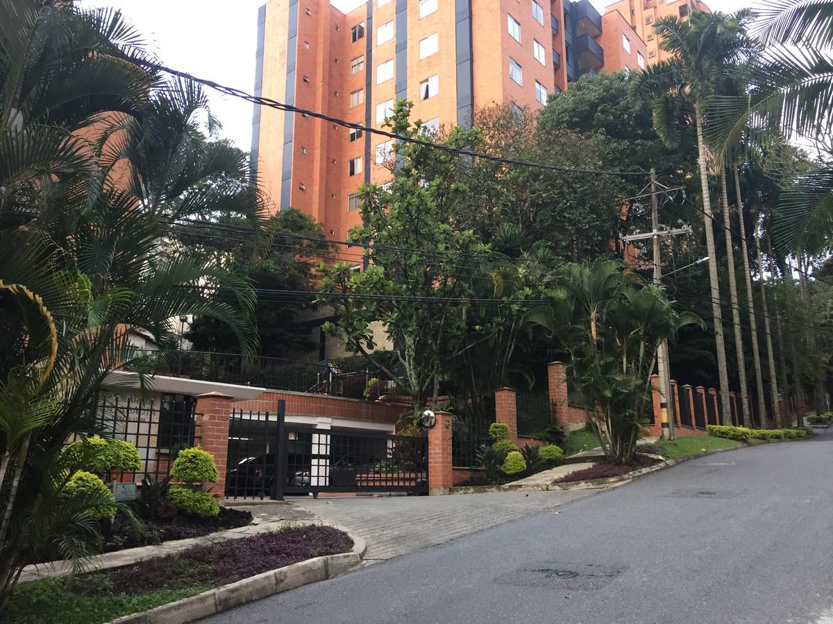 Apartamento En Poblado Apartamento *
