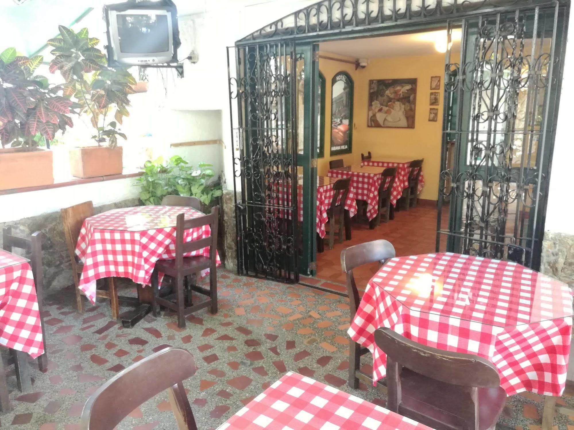 Ayenda Habana Vieja 1221 Hotel Medellín
