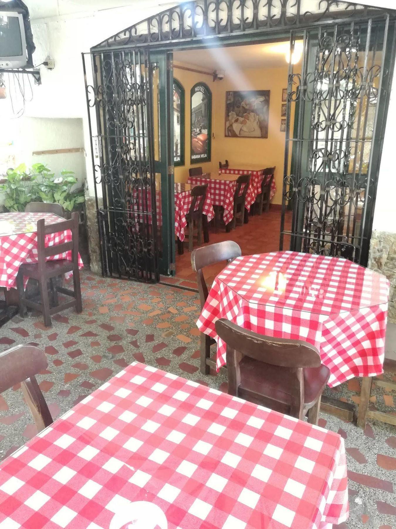 Ayenda Habana Vieja 1221 Medellín