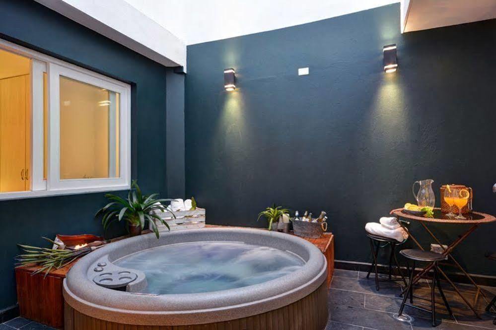Hotel Oasis Suites