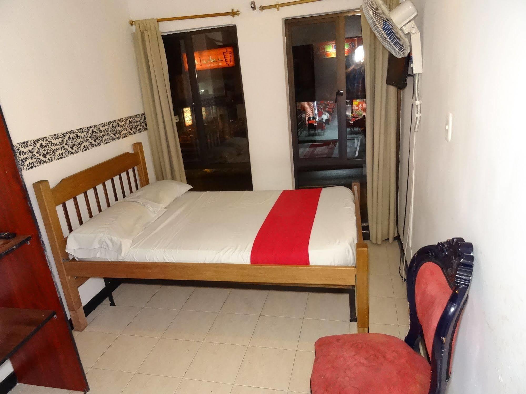Hostal Relax 10 *