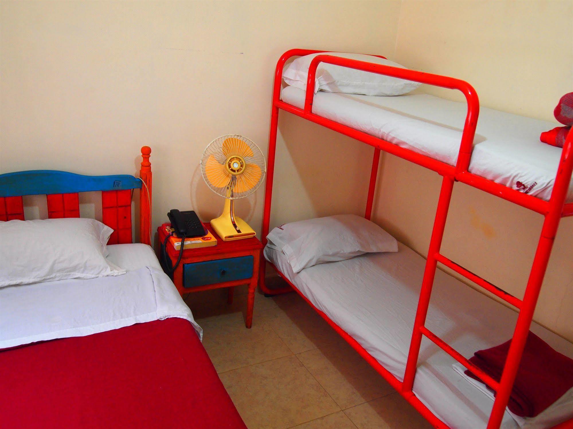 Conquistadores Hotel *