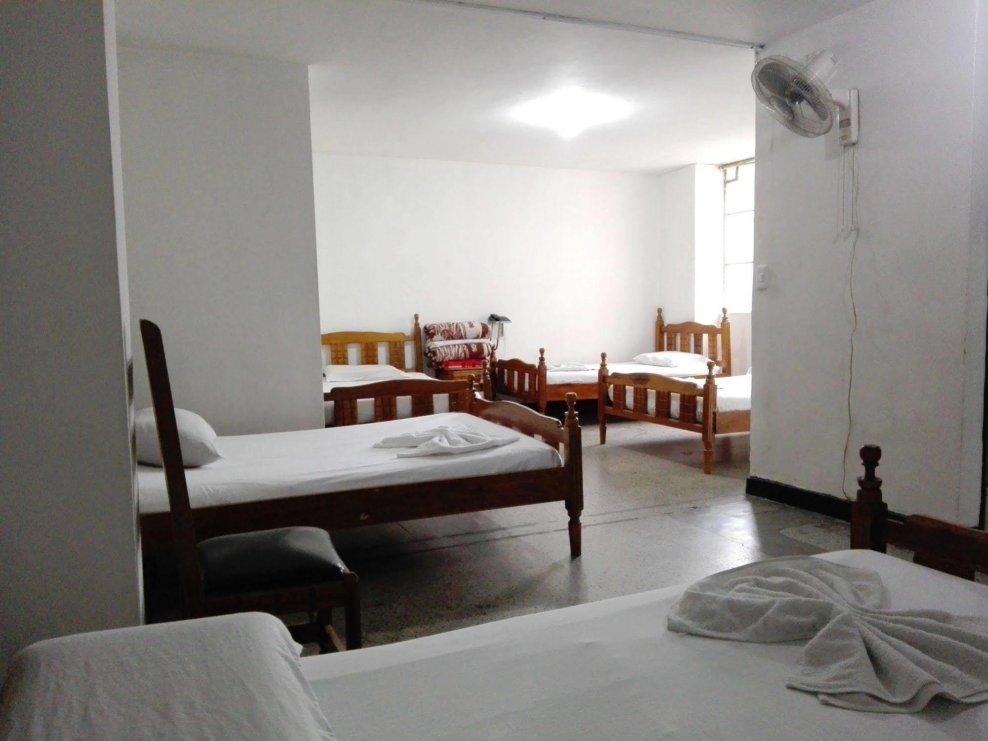Hotel Manzanares 2*