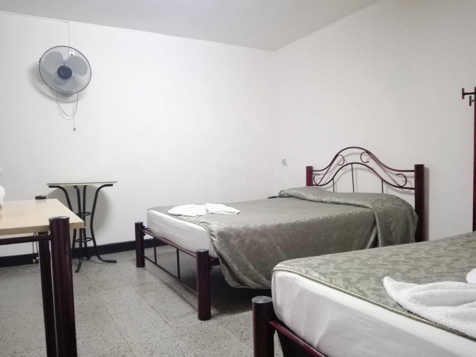 Manzanares 2* Medellín