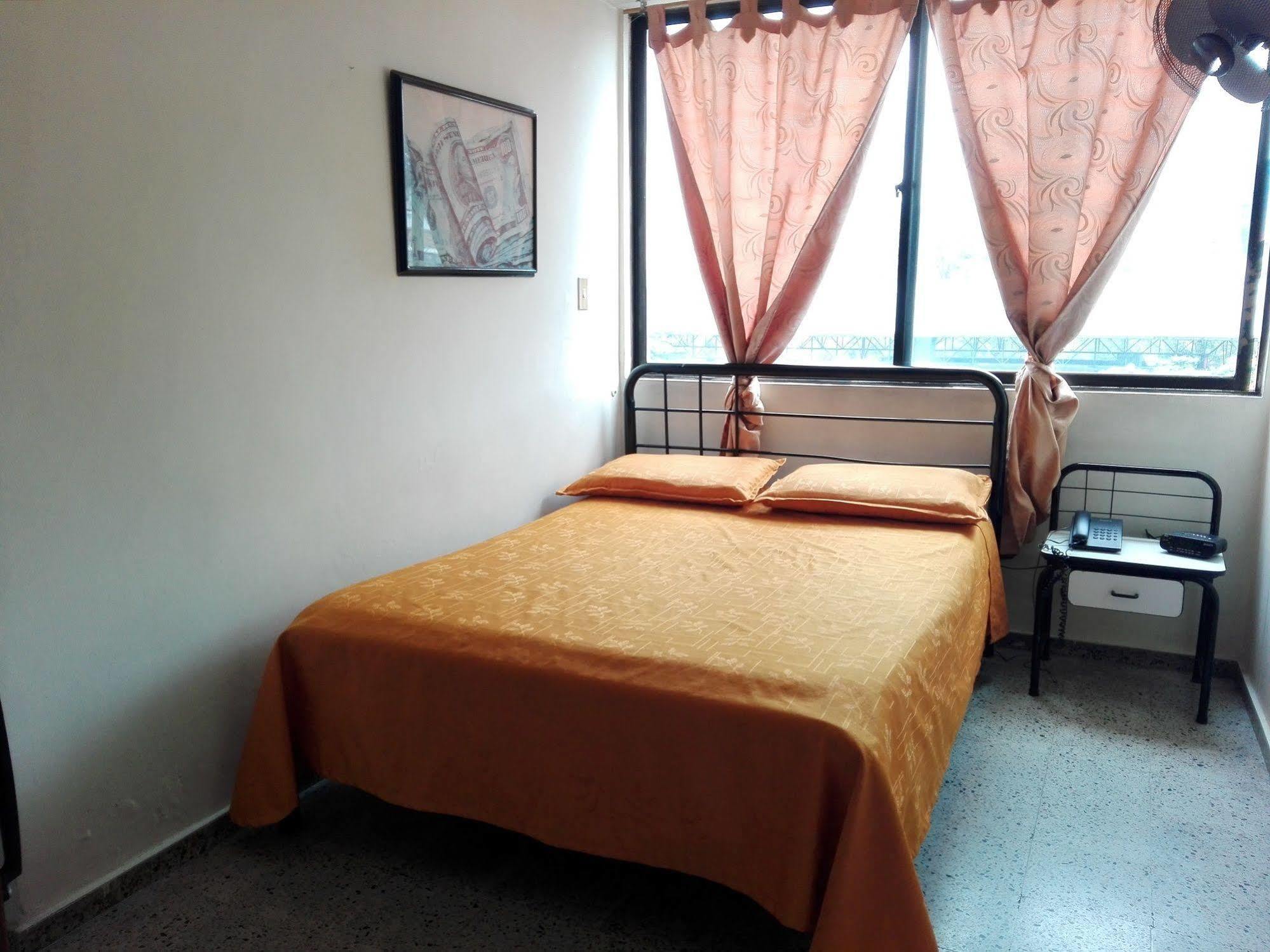 Hotel Metro 3*